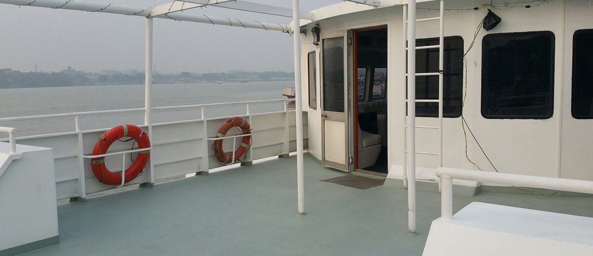 yacht rent in kolkata